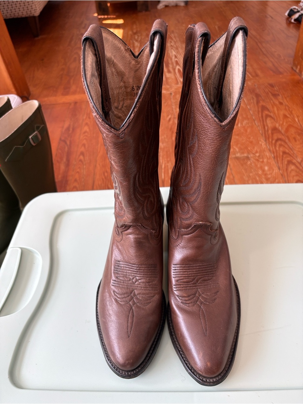 Men’s cowboy boots
